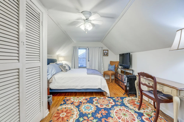 Lovely Lexington Home: 4 Mi to Downtown!