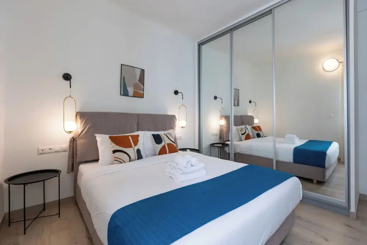 Elvis 2-Bedroom Apartment in Athens