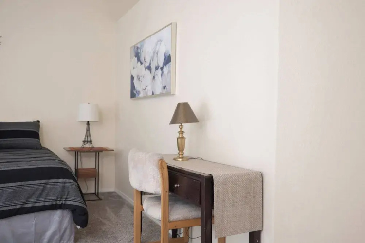 Rock Bluff Retreat - Home for 6!