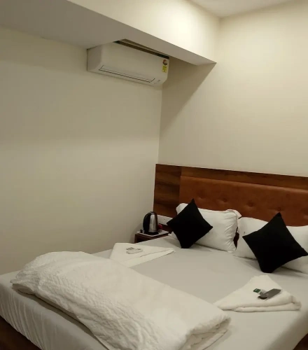 Deluxe Double room with city view