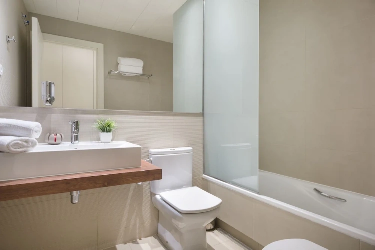2 Bedrooms Comfort Twin Apartment with city view