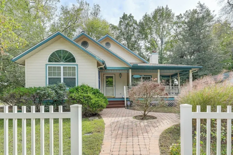 3 Bedrooms Cottage