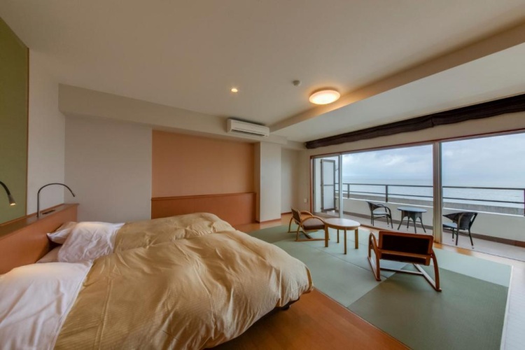 Standard Single room with balcony and with ocean view