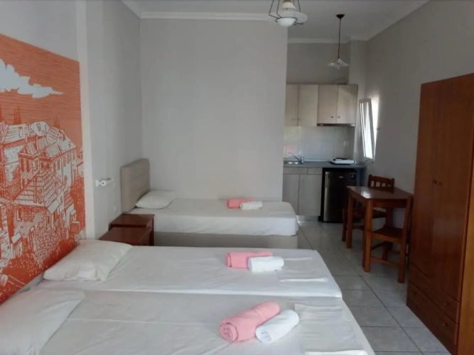 Standard Triple room