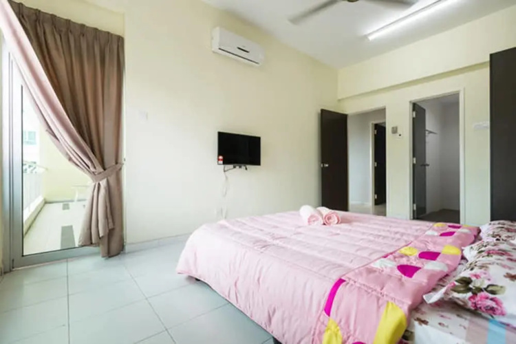 Sky Holiday Home - Golf View