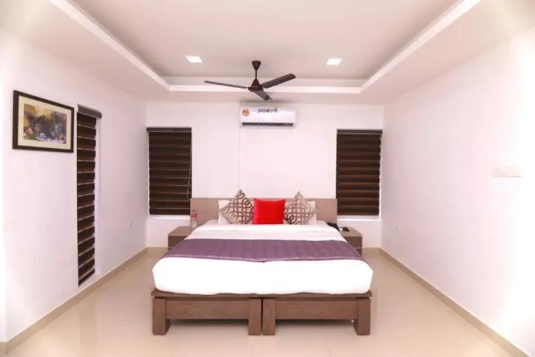 Chandra Inn