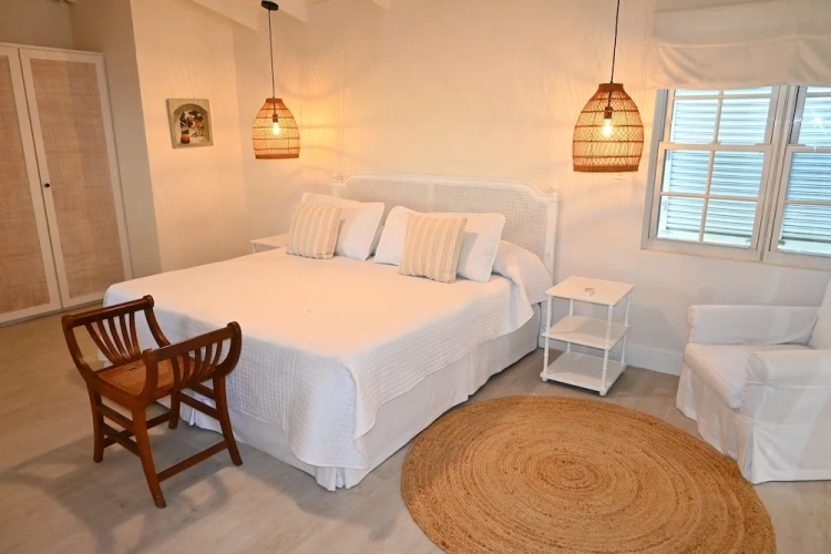 2 Bedrooms Villa