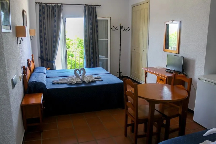 Hostal Puente Del Rey