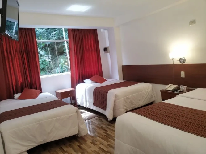 Standard Triple room