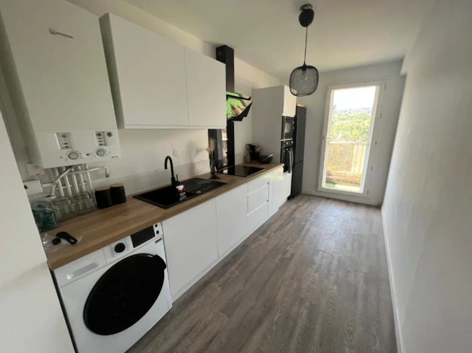3 Bedrooms Apartment