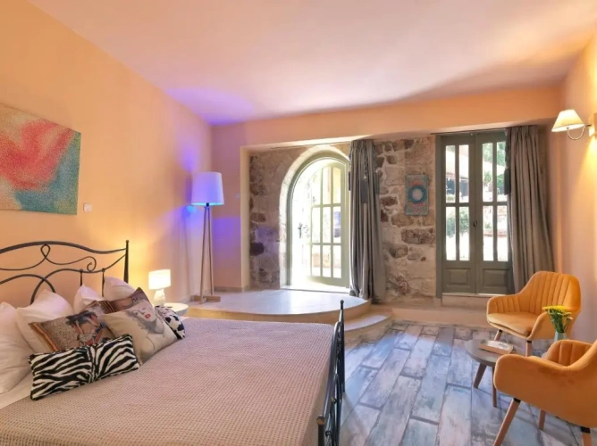 Superior Double Basement room