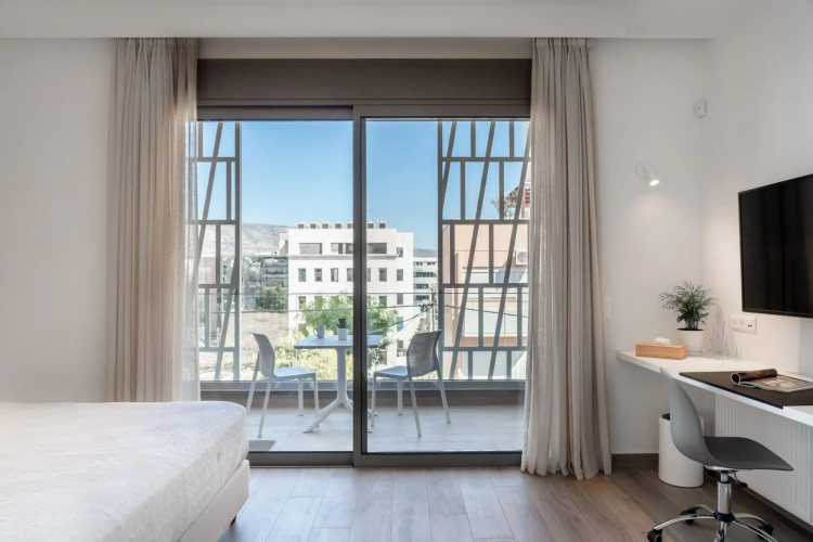 One Bedroom Apartment with Private Balcony