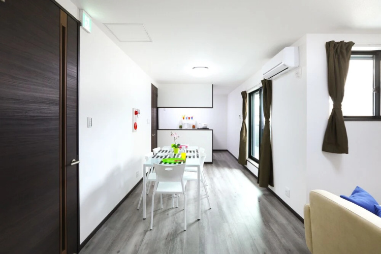 Tsuruhashi House