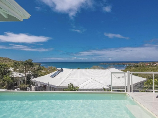 3 Bedrooms Villa