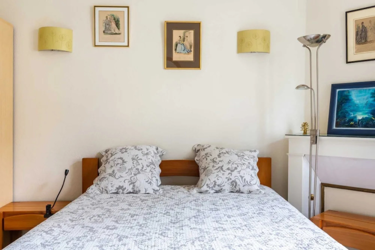 Bright 3BR Apartment With Garden in Gambetta