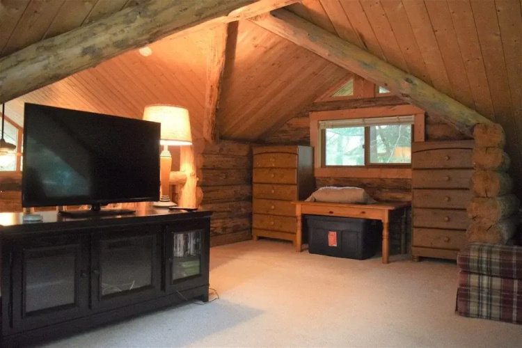 Cascade Log Cabin