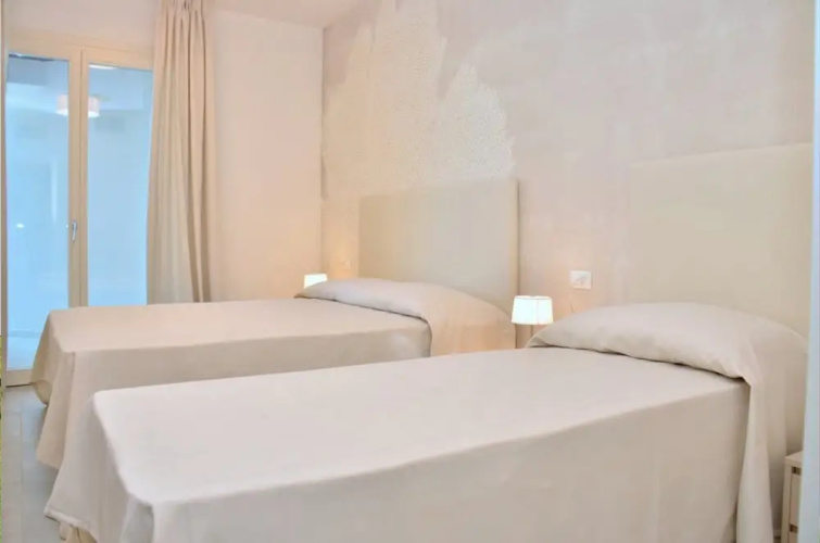 Elegant Seaview Flat With Private Terrace