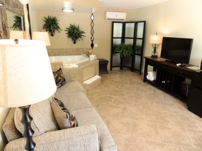 Carmel Inn & Suites