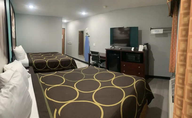 Super 8 Emporia
