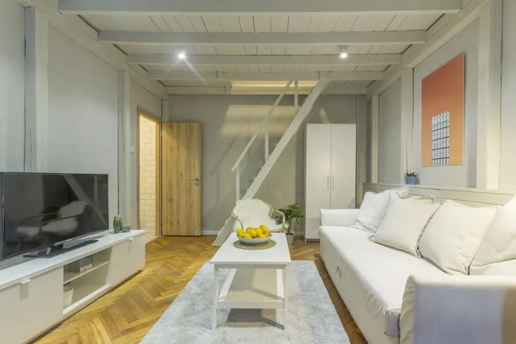 Vanilla Apartment