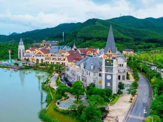 Midea Egret Lake Car Theme Hotel