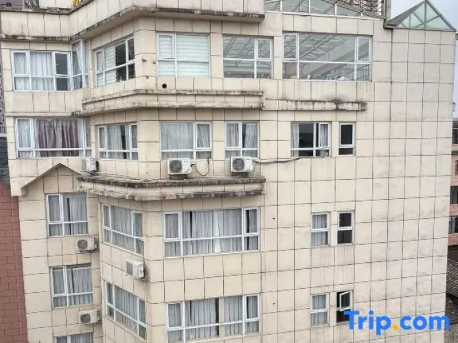 Linshuo Holiday Hotel