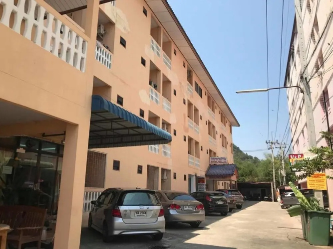 Watcharee Apartment