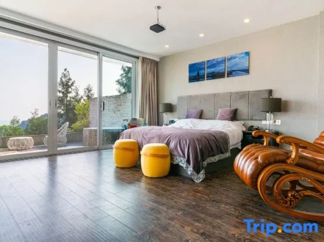 Deluxe Family Suite