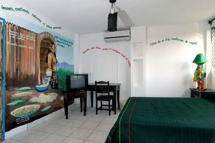 Standard Triple room