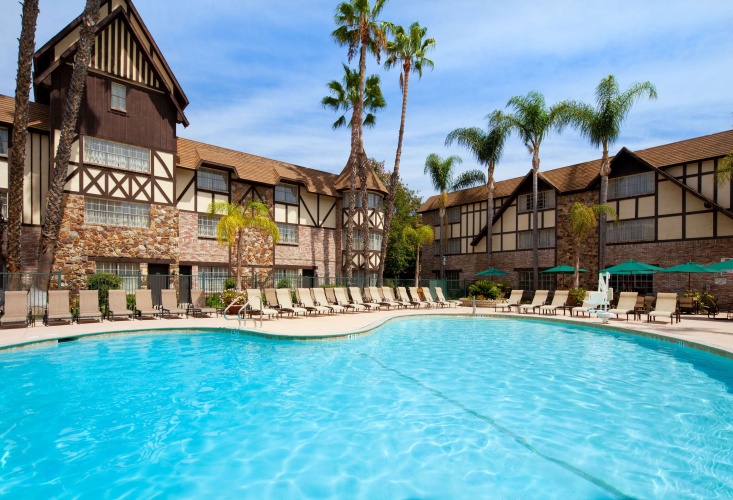 Anaheim Majestic Garden Hotel photo 15