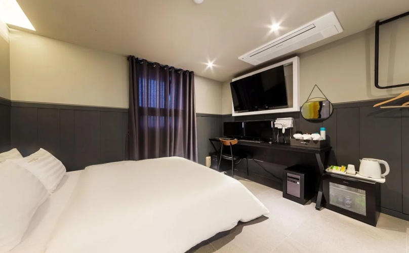 Hotel Plum