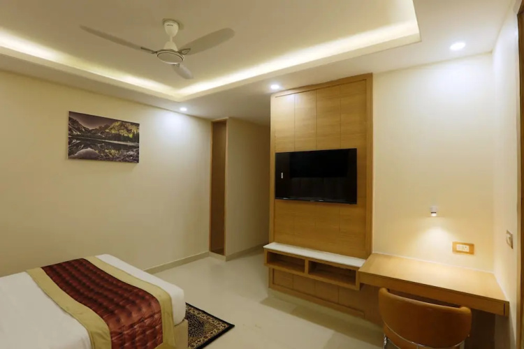 Hotel Sakura by Maps, GURGAON
