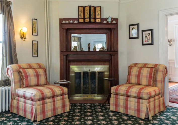 The Elmhurst Inn