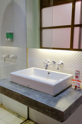 OYO 626 Augustina Home