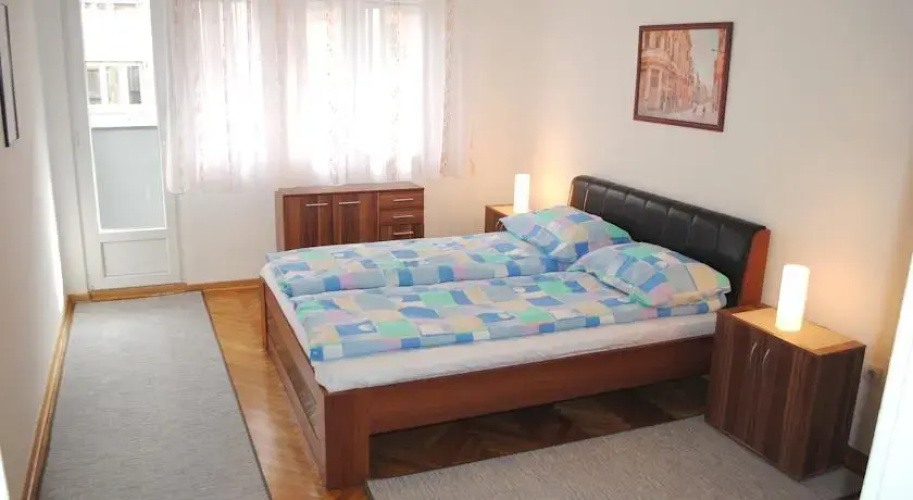 Apartment S8