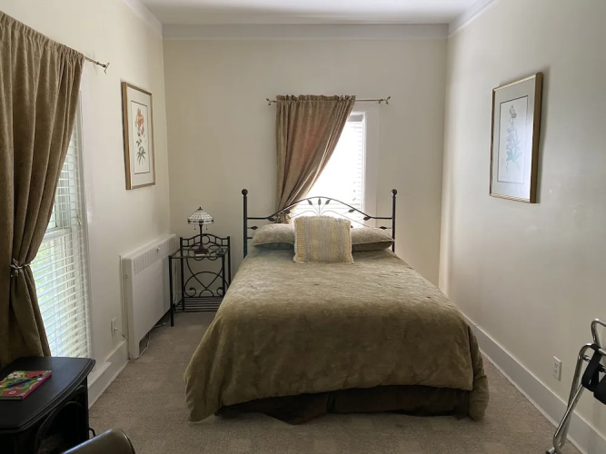 Monroe Manor Inn