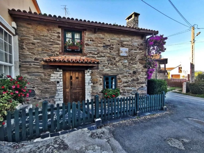 2 Bedrooms Cottage