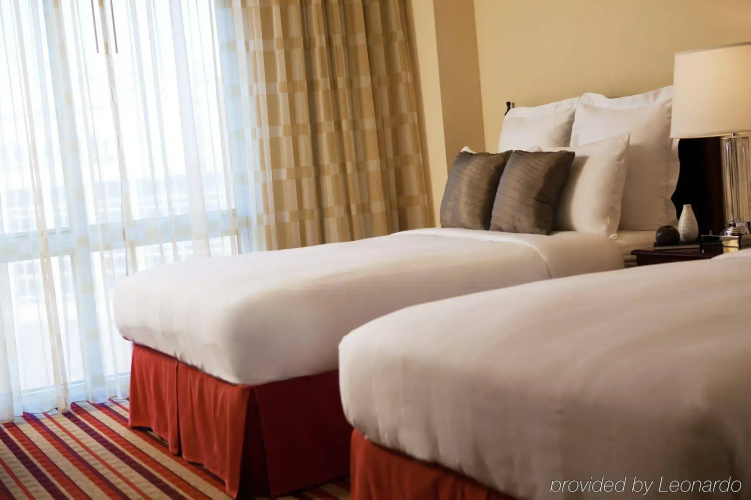 Renaissance Charlotte Suites