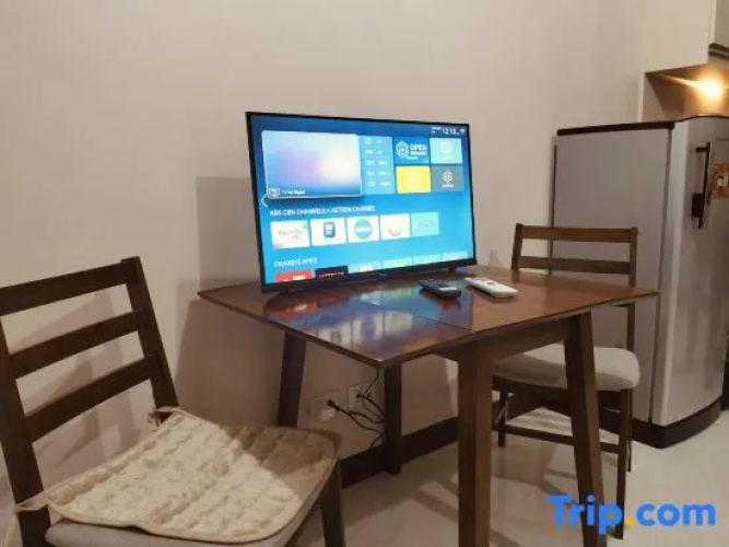 NAIA Newport Boulevard Apartments