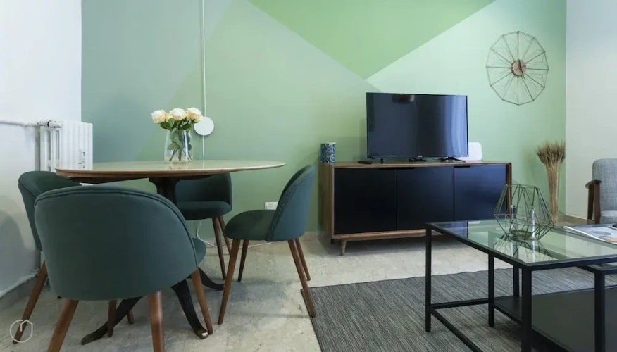 2 Bedrooms Apartment