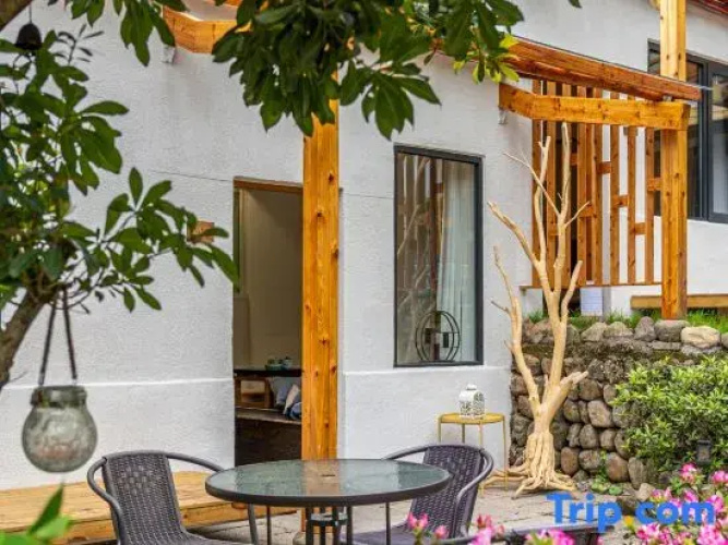 Little Forest Guesthouse
