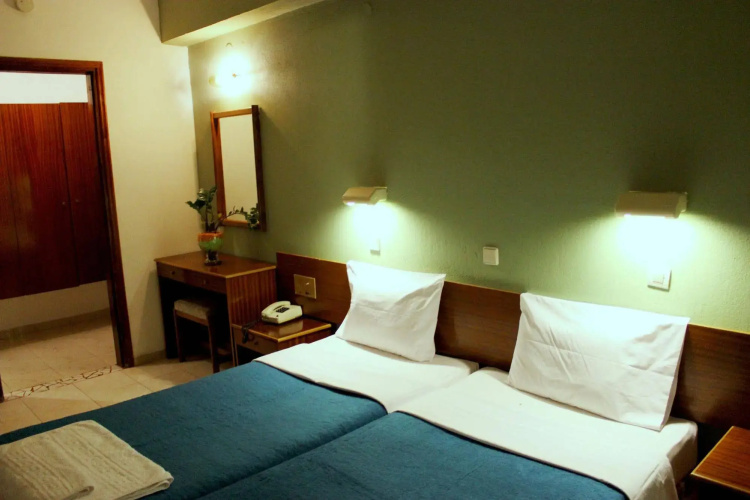Achousa Hotel