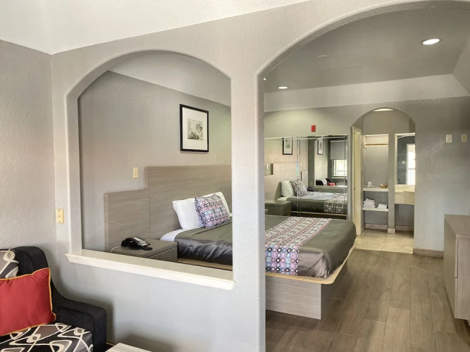 Island Suites