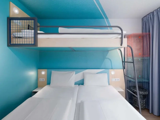 Standard Triple room