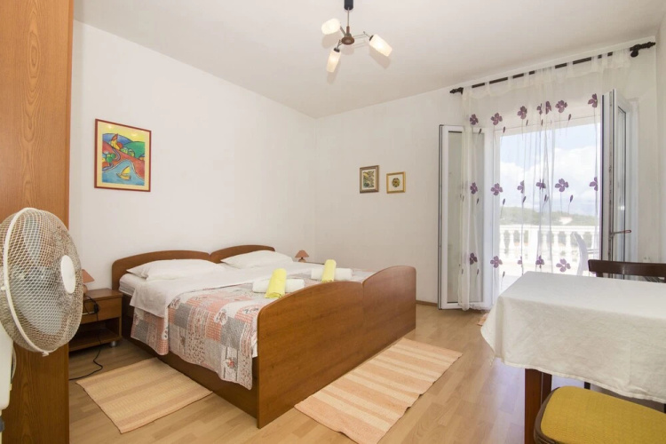 Apartments Jakov