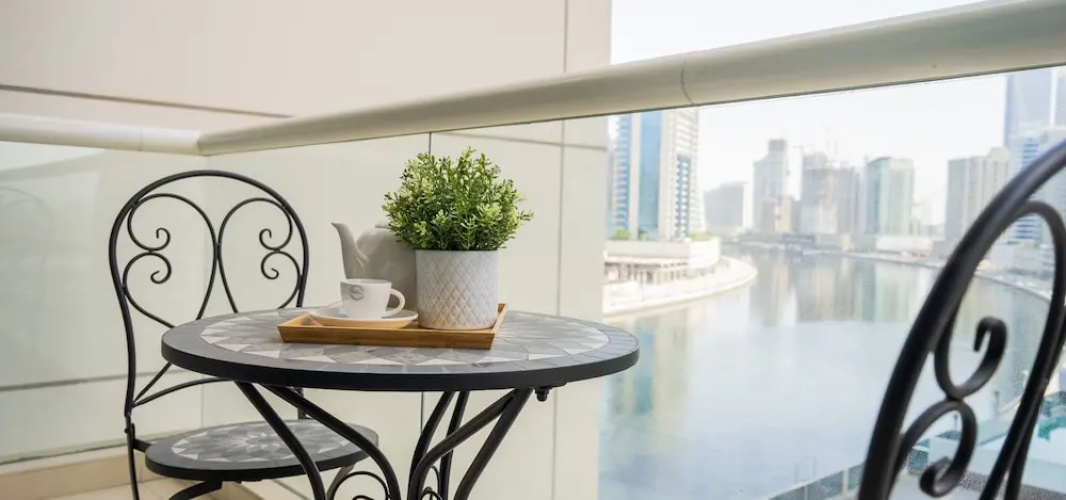 Fancy 1BR with Canal Views