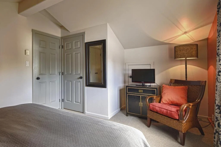 Hedgerow House B&B