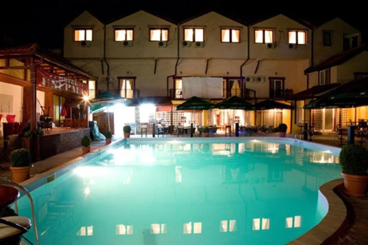Hotel Uni Palas Ii