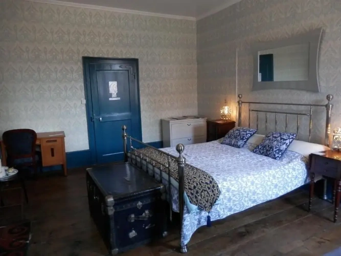 Deluxe Studio