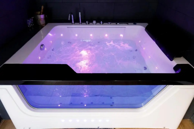 Love Suite and SPA - CANNES